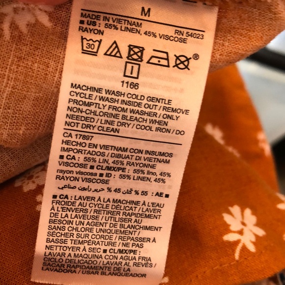 Old Navy! NEW! floral button up tee. - Picture 7 of 7